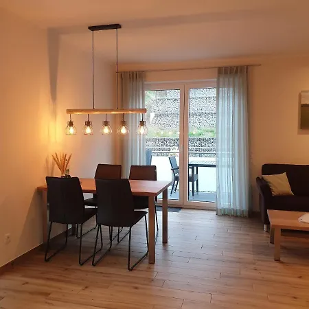 Am Aeppelsberg Volkesfeld