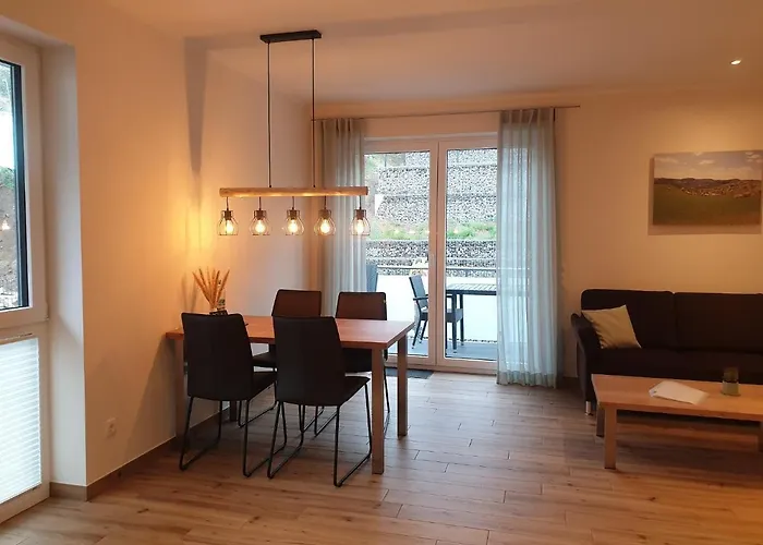 Am Aeppelsberg Volkesfeld